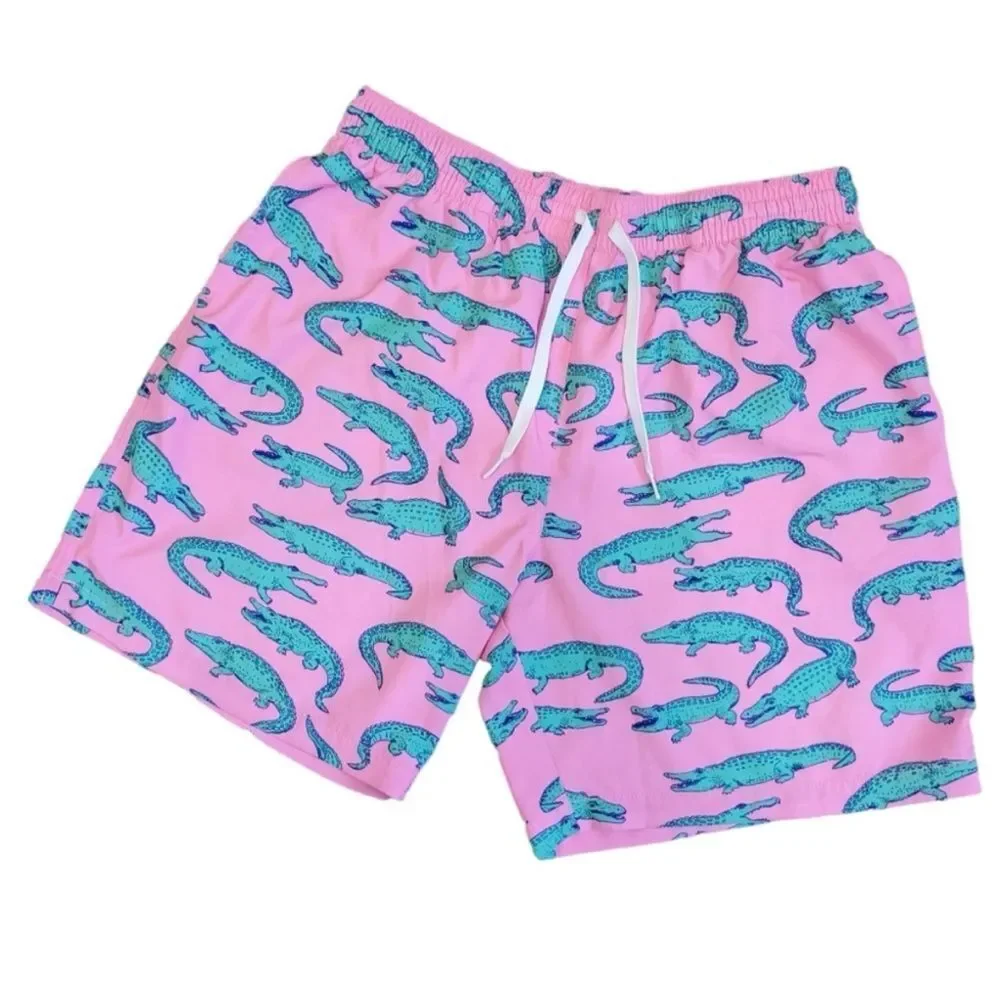 Chubbies The Glades Classic Swim Trunk 5.5” in Pink Alligator Size L
